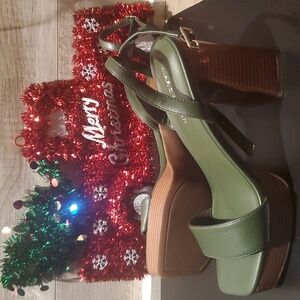 Marc Fisher 8.5 Platform Block Heels